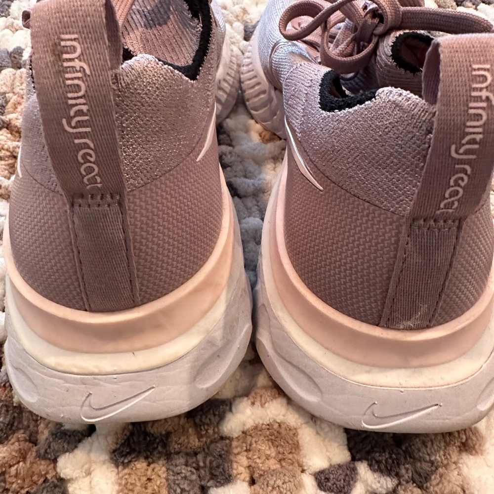 Nike Pink React - image 1